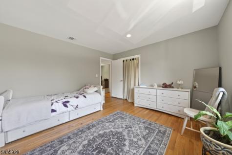 32 1ST Street Florham Park NJ 07932