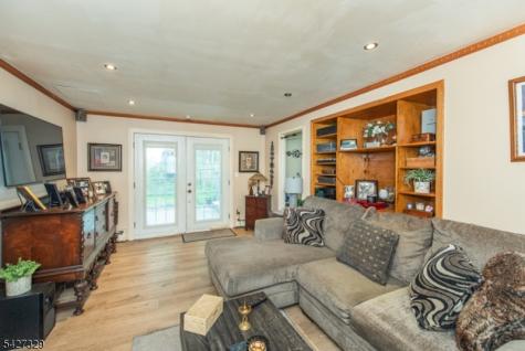 10 Evers Court Wayne NJ 07470