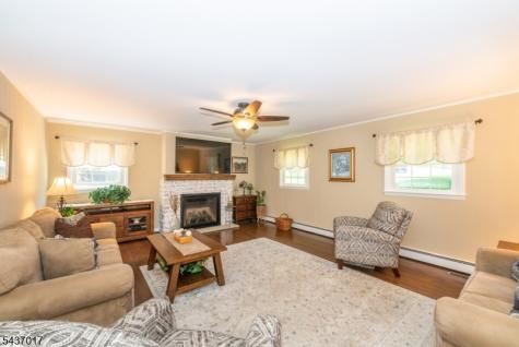 10 Brittany Road Roxbury NJ 07876