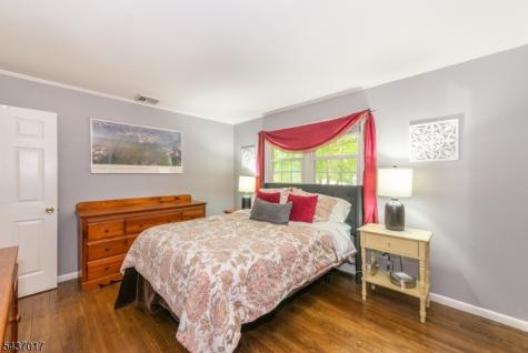 10 Brittany Road Roxbury NJ 07876