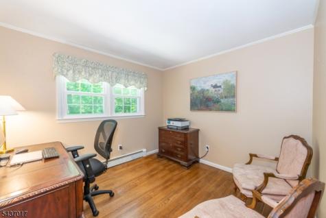 10 Brittany Road Roxbury NJ 07876