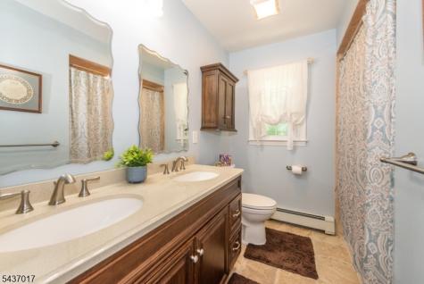 10 Brittany Road Roxbury NJ 07876