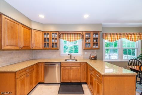 10 Brittany Road Roxbury NJ 07876