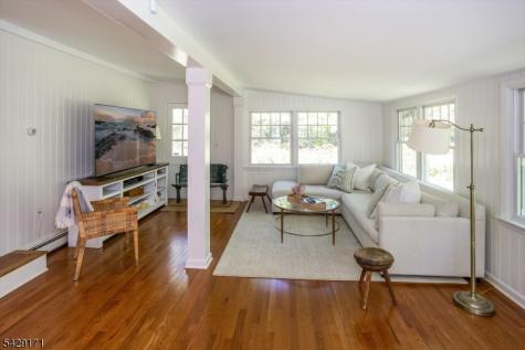 3 Laurel Place Chester NJ 07930