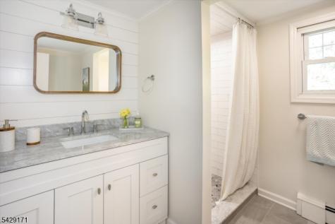 3 Laurel Place Chester NJ 07930