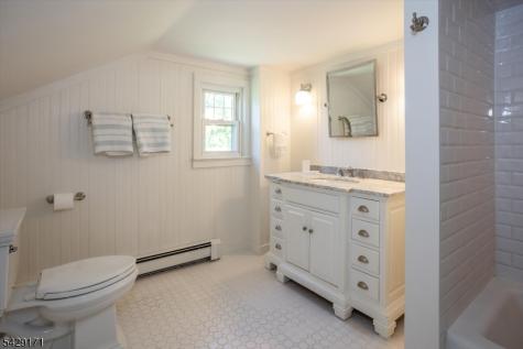 3 Laurel Place Chester NJ 07930