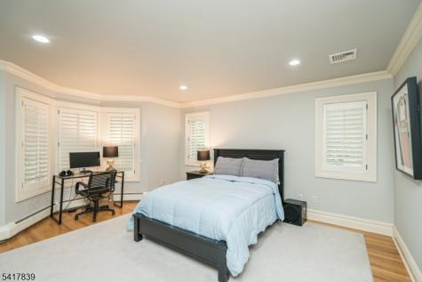 22 Sunset Lane Upper Saddle River NJ 07458