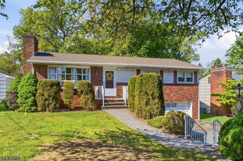90 Mcnomee Street Oakland NJ 07436