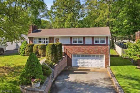 90 Mcnomee Street Oakland NJ 07436