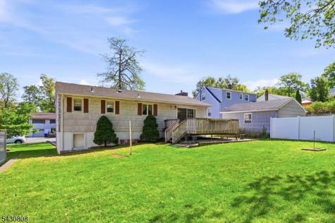 90 Mcnomee Street Oakland NJ 07436