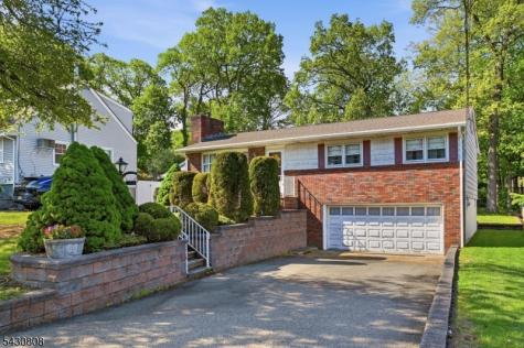 90 Mcnomee Street Oakland NJ 07436
