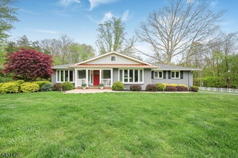 13 Laurel Place Chester NJ 07930