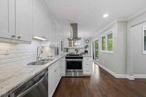 13 Laurel Place Chester NJ 07930