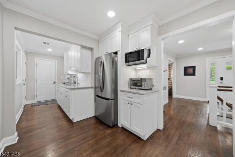 13 Laurel Place Chester NJ 07930