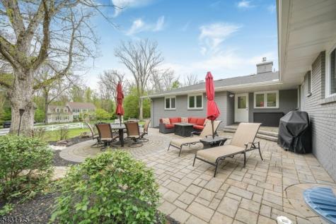 13 Laurel Place Chester NJ 07930