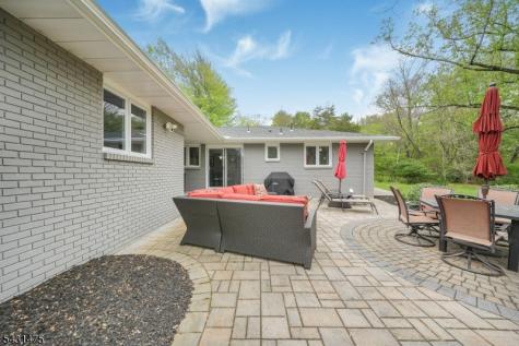 13 Laurel Place Chester NJ 07930