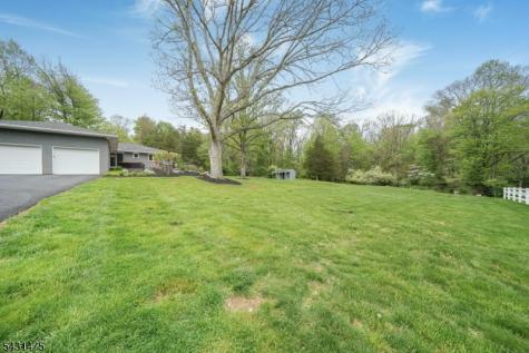 13 Laurel Place Chester NJ 07930