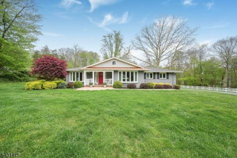 13 Laurel Place Chester NJ 07930