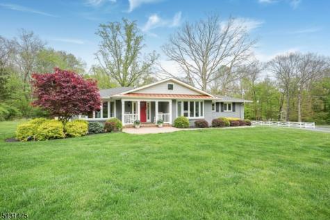 13 Laurel Place Chester NJ 07930