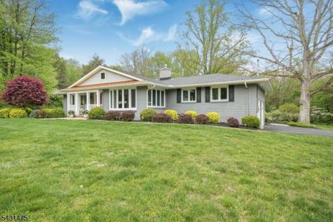 13 Laurel Place Chester NJ 07930