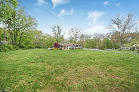 13 Laurel Place Chester NJ 07930
