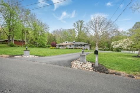 13 Laurel Place Chester NJ 07930