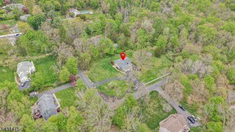 13 Laurel Place Chester NJ 07930
