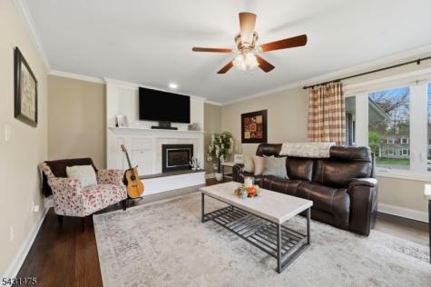 13 Laurel Place Chester NJ 07930