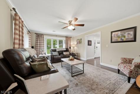 13 Laurel Place Chester NJ 07930