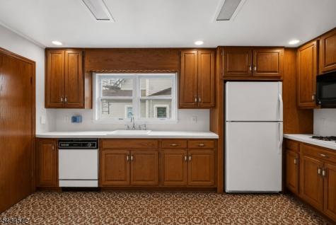 704 Parker Street Newark NJ 07104