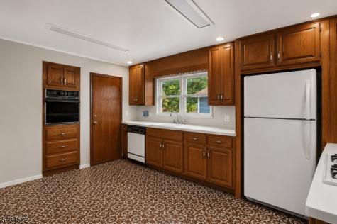 704 Parker Street Newark NJ 07104