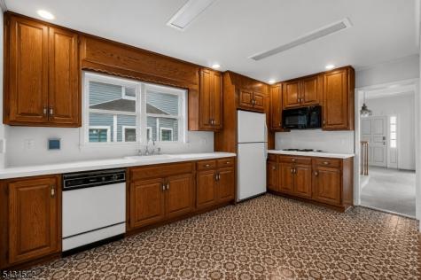 704 Parker Street Newark NJ 07104
