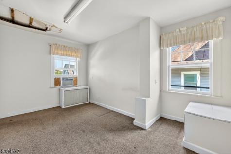 704 Parker Street Newark NJ 07104