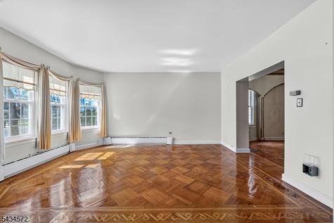 704 Parker Street Newark NJ 07104