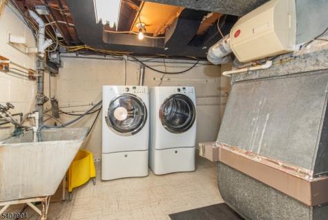 33 Tuers Place Montclair NJ 07043