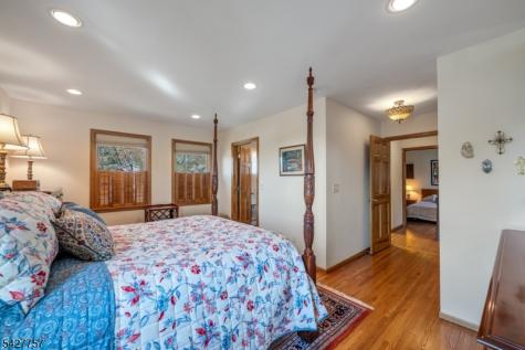 10 Woodmere Road West Caldwell NJ 07006