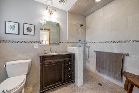 10 Woodmere Road West Caldwell NJ 07006