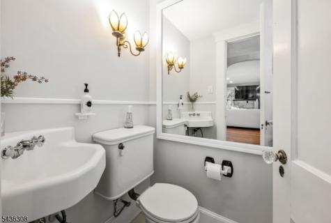 552 Hillcrest Road Ridgewood Village NJ 07450