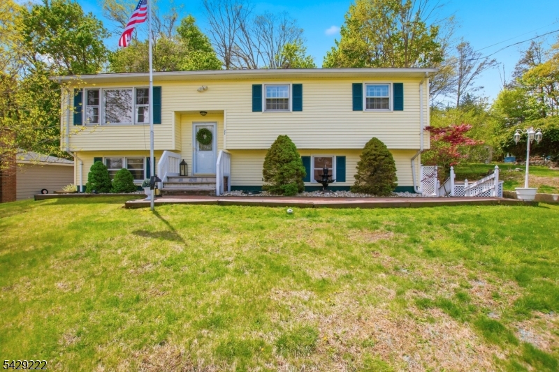 22 Holiday Drive Hopatcong NJ 07843