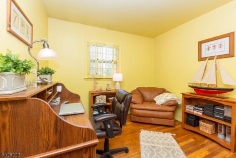 22 Holiday Drive Hopatcong NJ 07843