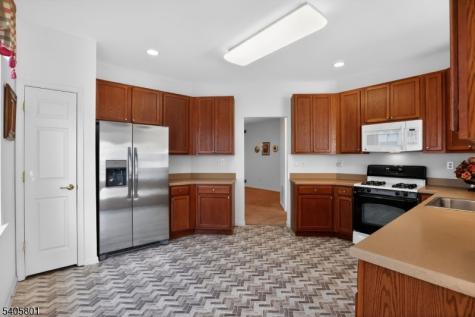 211 Bradwick Way Marlboro NJ 07746