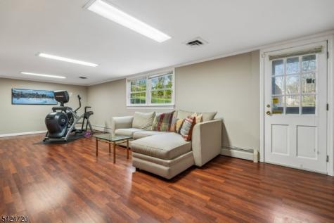 21 Tremont Terrace Livingston NJ 07039