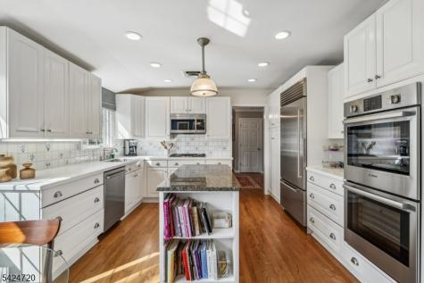 21 Tremont Terrace Livingston NJ 07039
