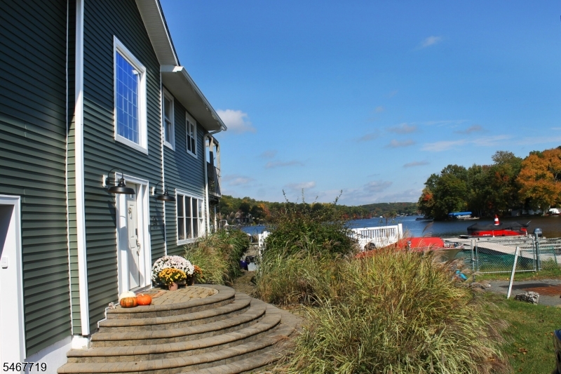 25 Waterside Drive Jefferson NJ 07849