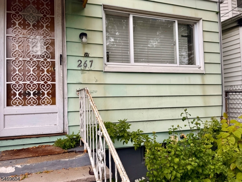 267 S 18th Street Newark NJ 07103