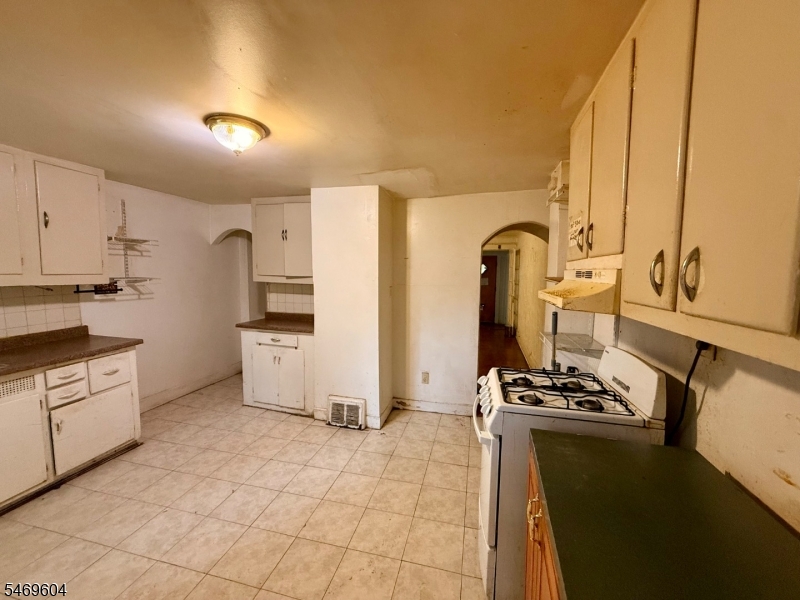 267 S 18th Street Newark NJ 07103