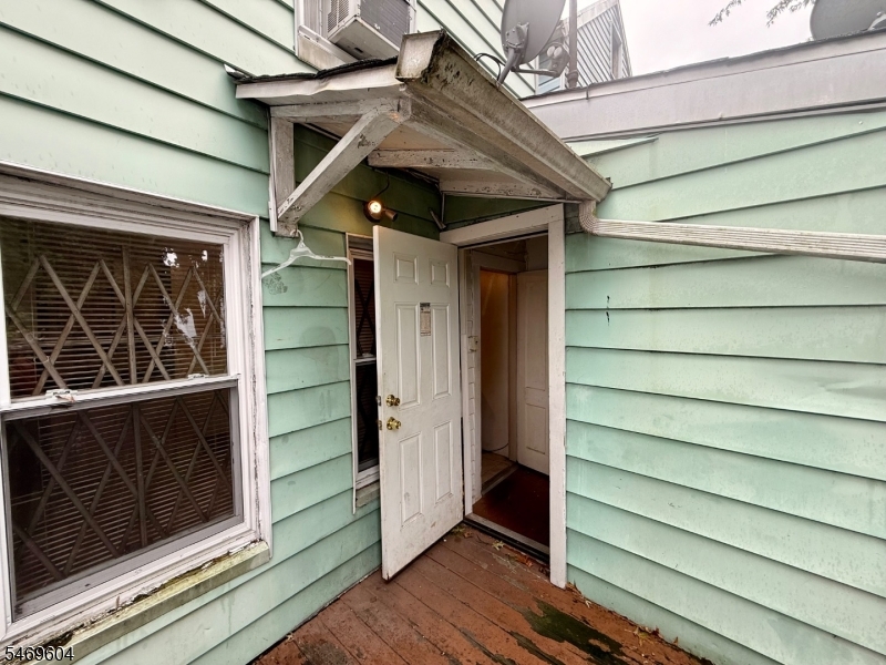 267 S 18th Street Newark NJ 07103