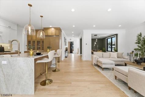125 Tudor Oval Westfield NJ 07090
