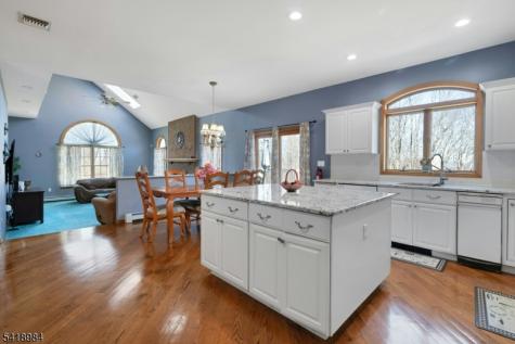 5 Noble Court Washington NJ 07853