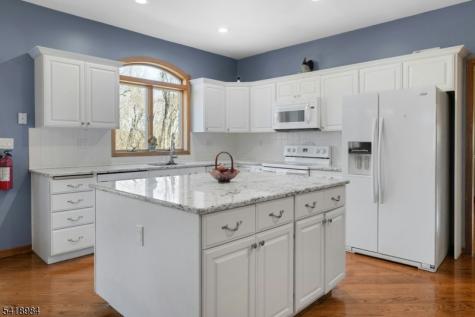 5 Noble Court Washington NJ 07853